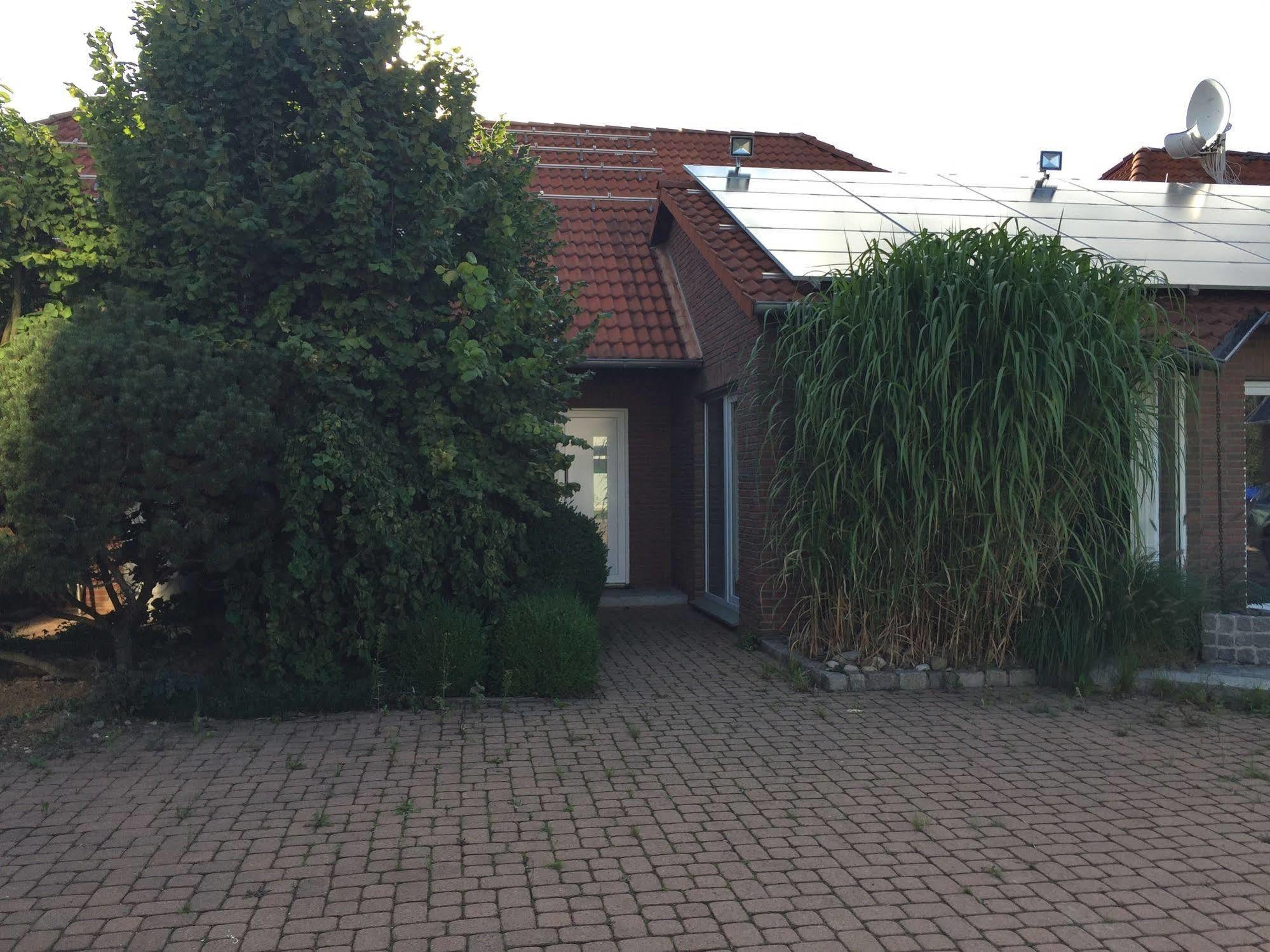 Modern House Gehrden Lägenhet Gehrden  Exteriör bild